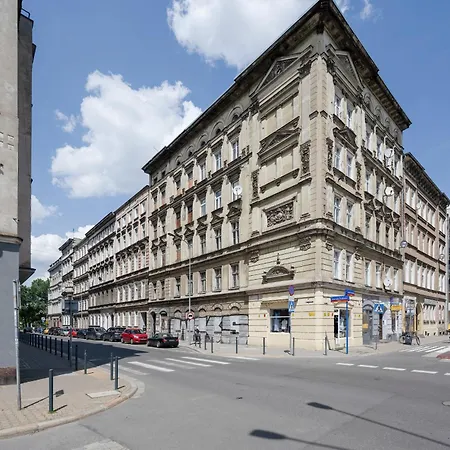 Komfortowy Blisko Rzeki We Wroclawiu Z Biurkiem I Wanna By Renters Wroclaw